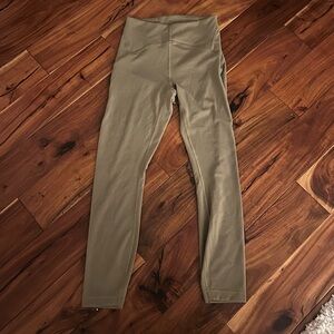 Cute Lulu Capri leggings